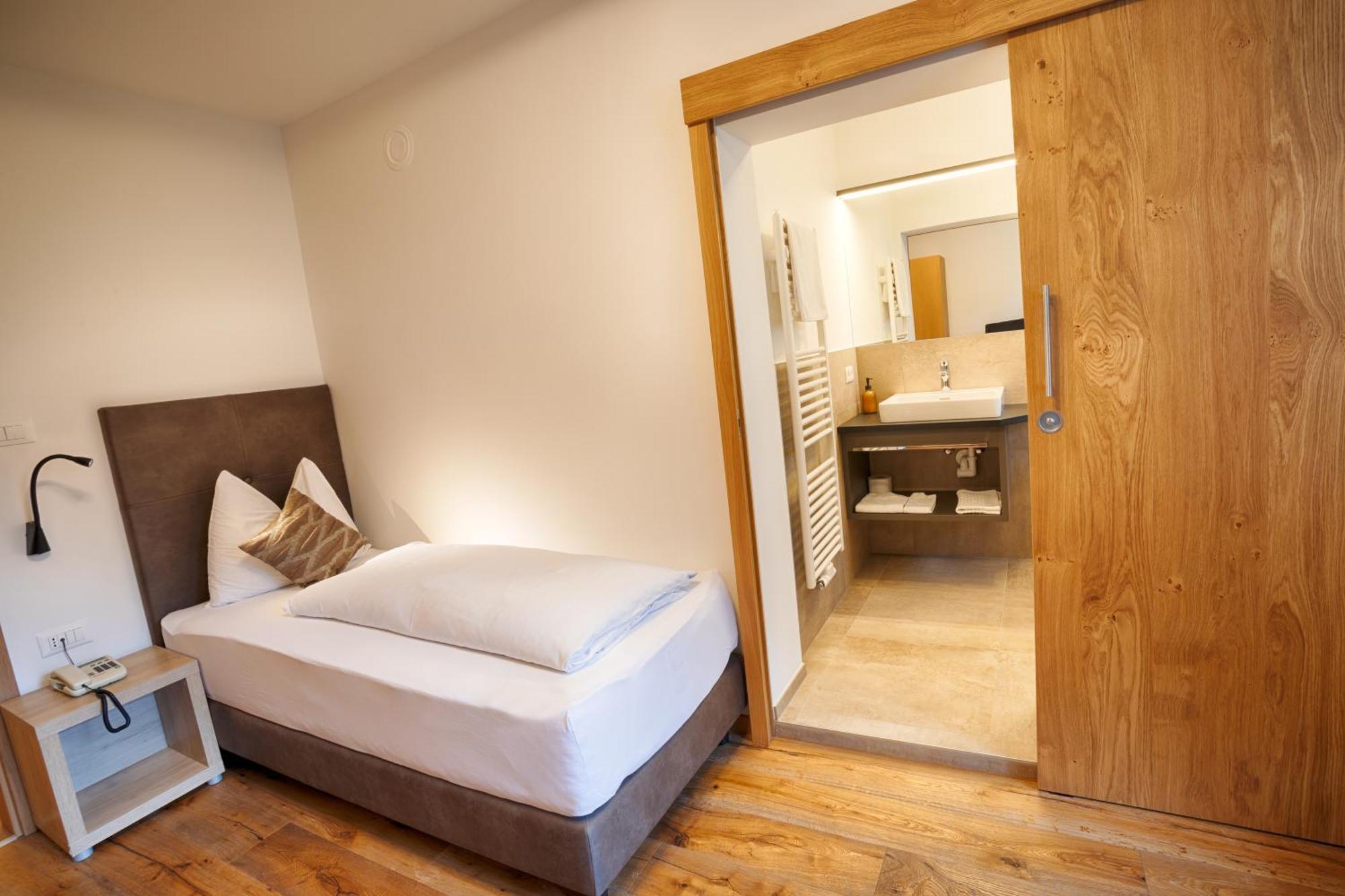 Hotel Lamm Naturns Εξωτερικό φωτογραφία