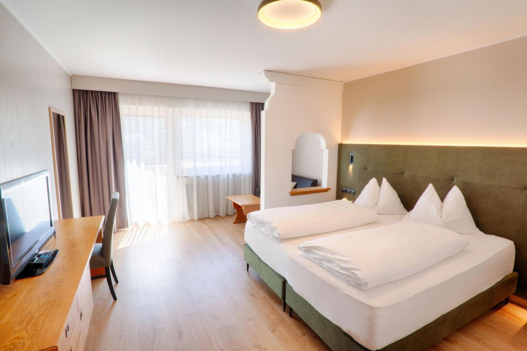 Hotel Lamm Naturns Εξωτερικό φωτογραφία